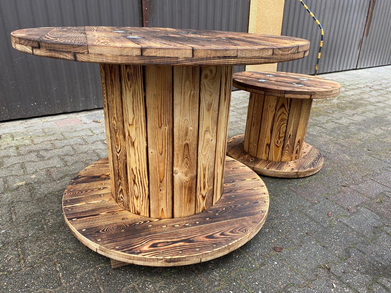 Meble drewniane z bębnów kablowych 3